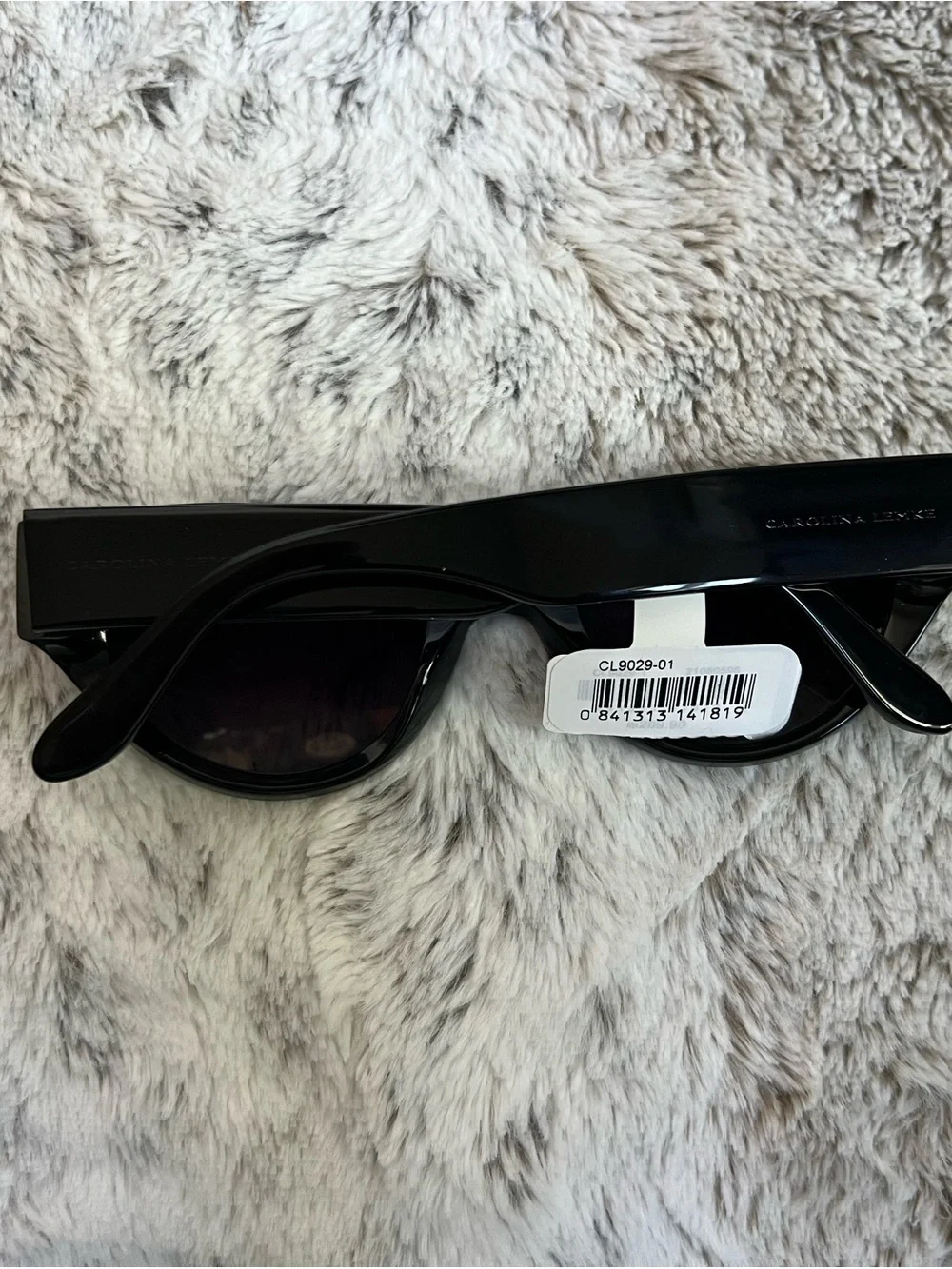 Caroline Lemke chic black